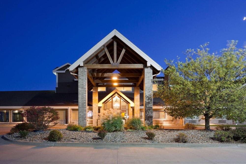 Americinn Lodge And Suites Osceola Exterior photo